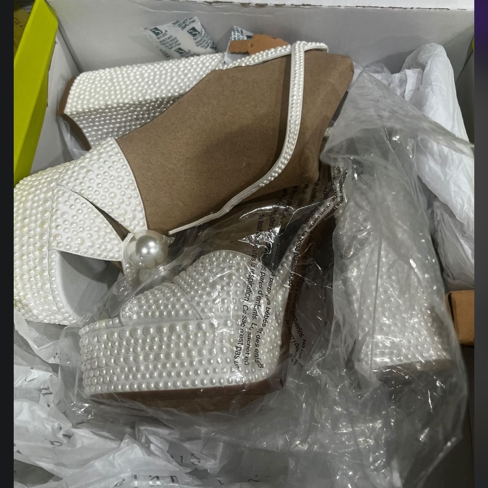 Gianni Bini Pearl heels